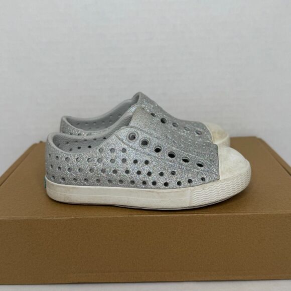 Native Kids Jefferson BLING Slip On Sandals Shoes - Silver Size 5 - Picture 6 of 11